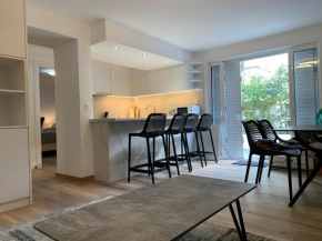 Athens Voula garden bungalow